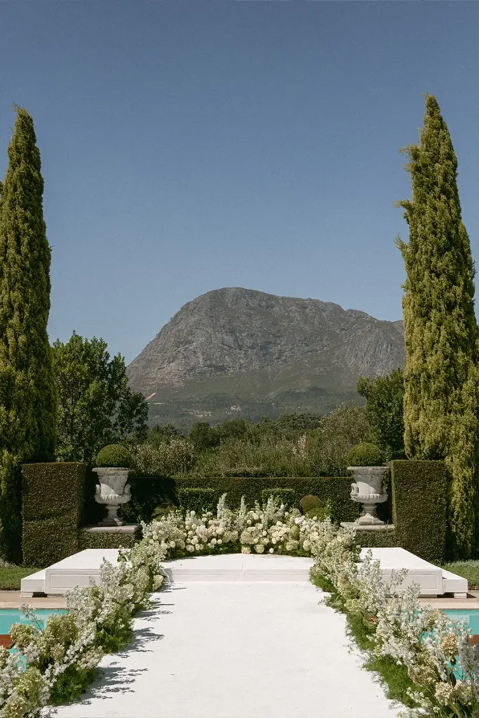 Timeless wedding - Sandstone House - Stephanie and Blaine decor 1